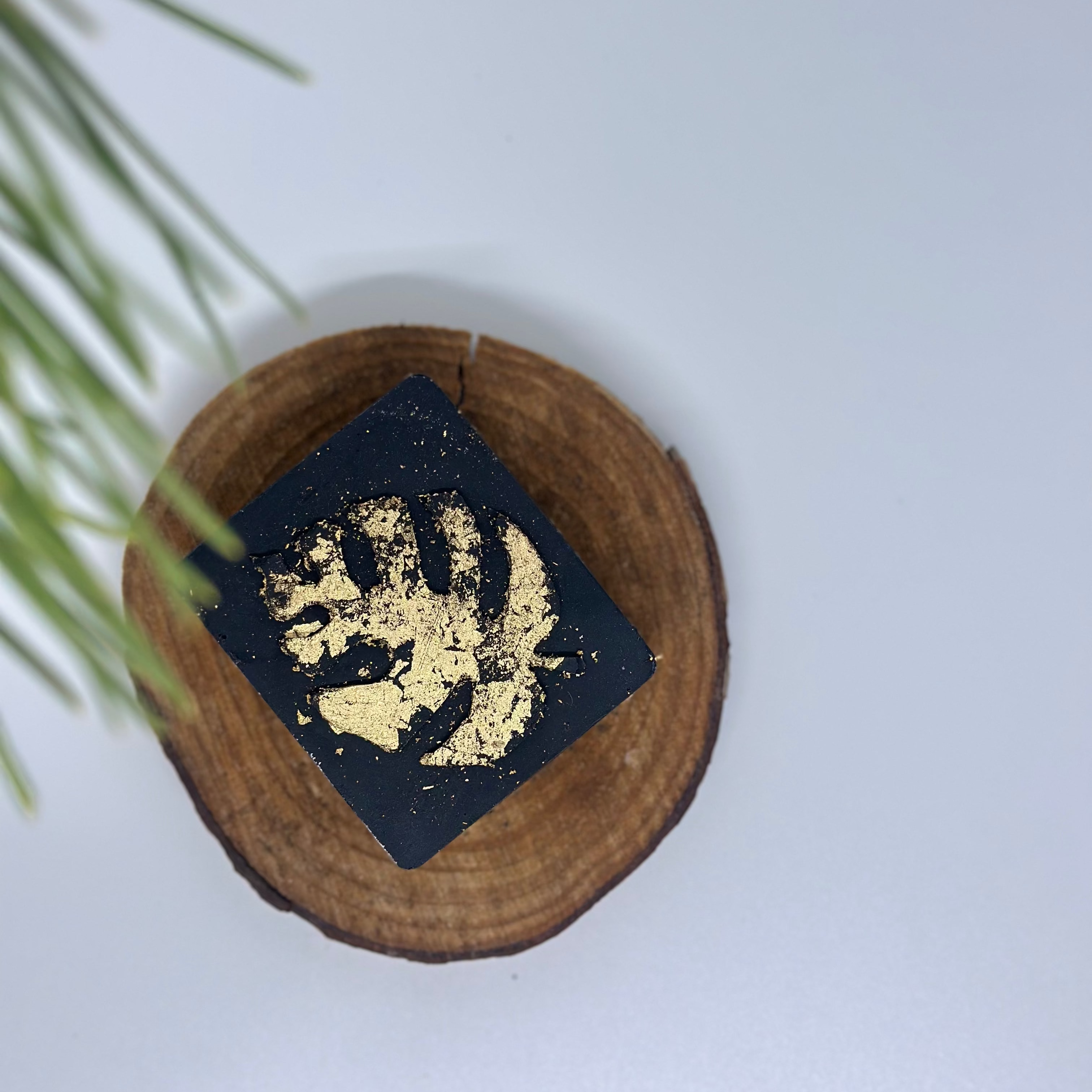 ORA - Natural Charcoal Gold Soap