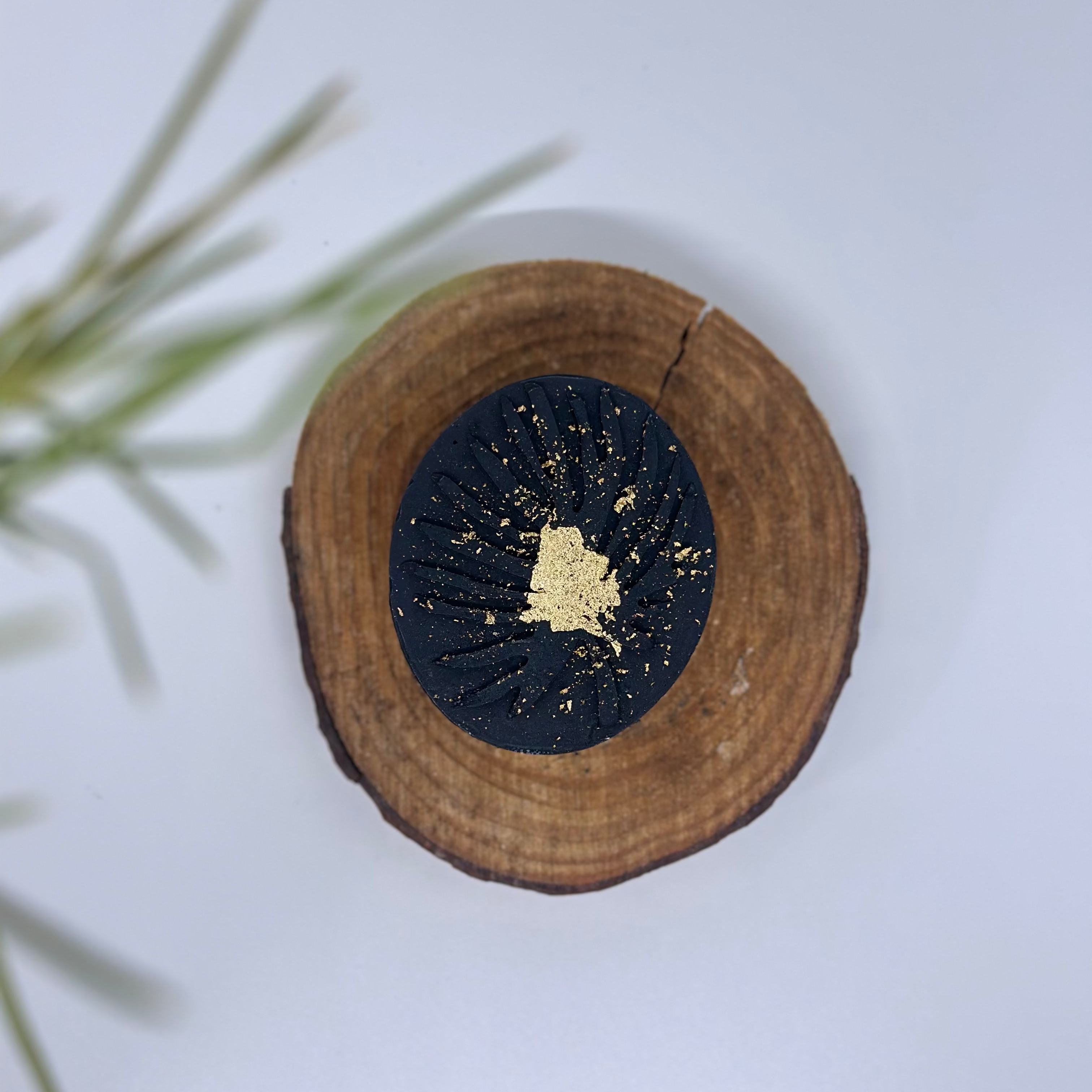 ORA - Natural Charcoal Gold Soap